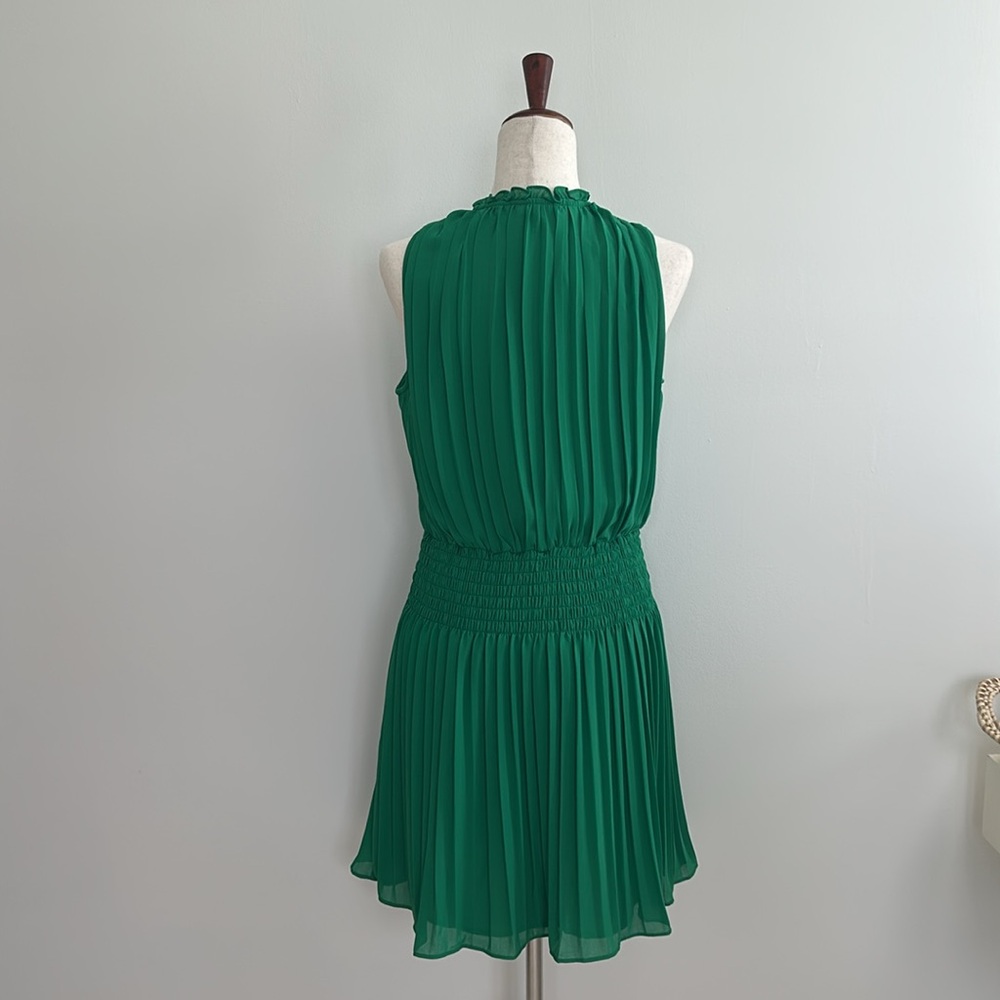 Skies Are Blue Kelly Green Pleated Sleeveless Dress EUC Size Medium - Picture 5 of 10
